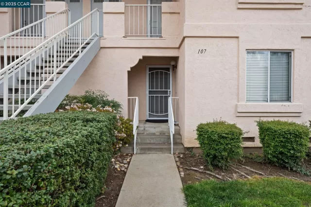 MLS: 41086724 Condo For Sale