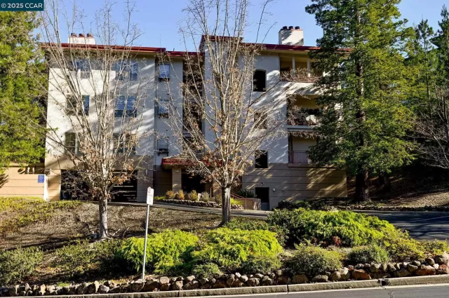 MLS: 41086807 Condo For Sale