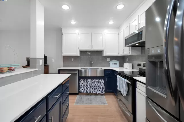 MLS: 41086884 Condo For Sale