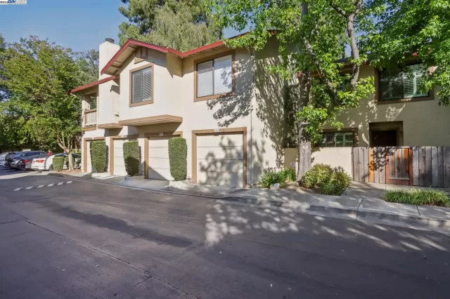 MLS: 41086962 Condo For Sale