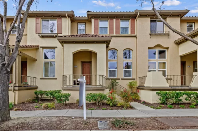 MLS: 41087029 Condo For Sale