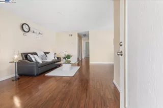 Photo #4: 41087091 Listing