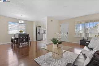 Photo #6: 41087091 Listing