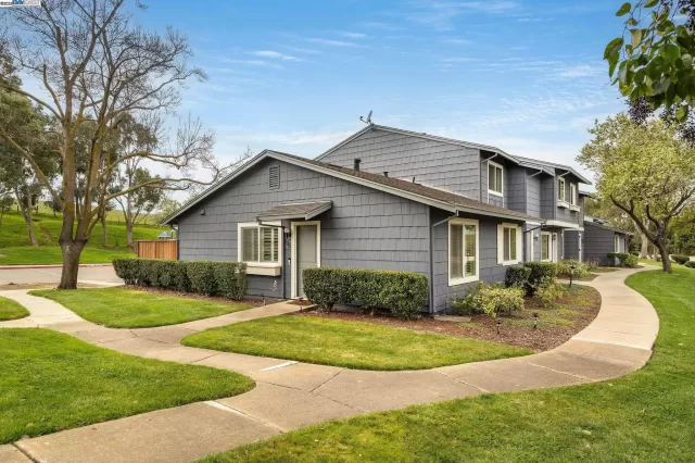 MLS: 41087134 Condo For Sale