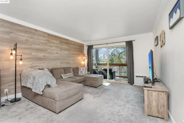 MLS: 41087333 Condo For Sale