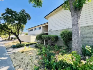 Click for more information on MLS # 41087462 : 1560 ADELAIDE ST # 14 More Details about MLS # 41087462 : 1560 ADELAIDE ST # 14