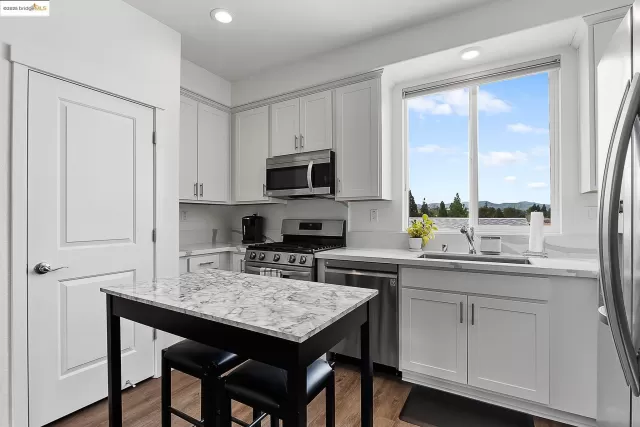 MLS: 41087626 Condo For Sale