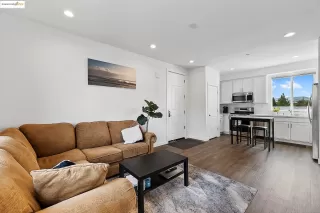 Photo #6: 41087626 Listing