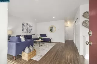 Photo #2: 41087633 Listing