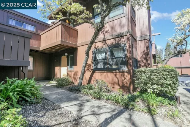 MLS: 41087846 Condo For Sale