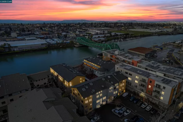 MLS: 41088108 Condo For Sale