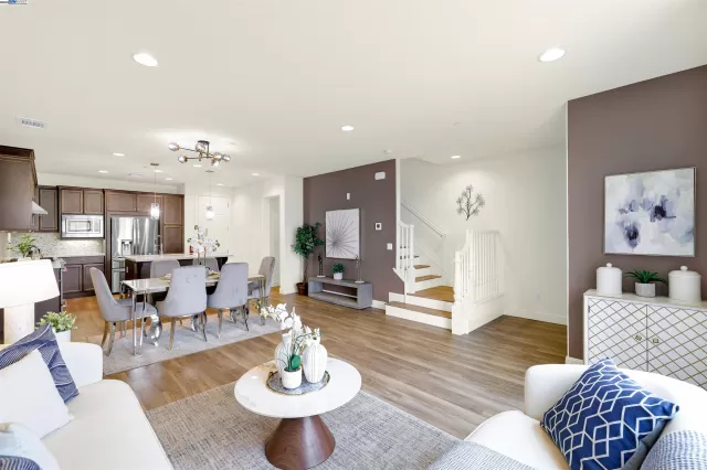 MLS: 41088214 Condo For Sale