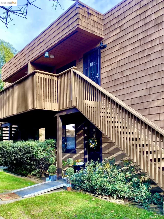 MLS: 41088263 Condo For Sale