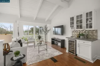 Photo #2: 41088419 Listing 