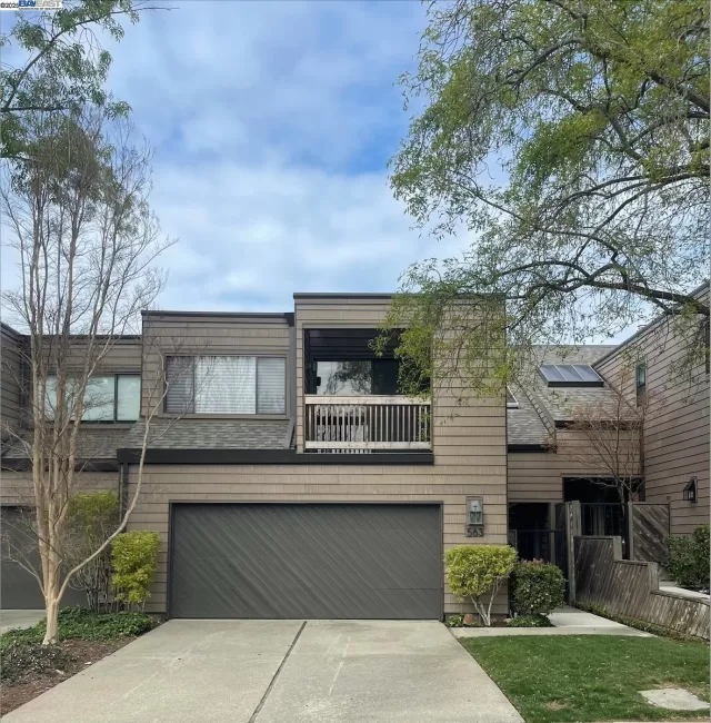 MLS: 41088619 Condo For Sale