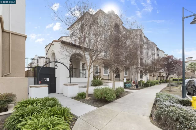 MLS: 41088911 Condo For Sale