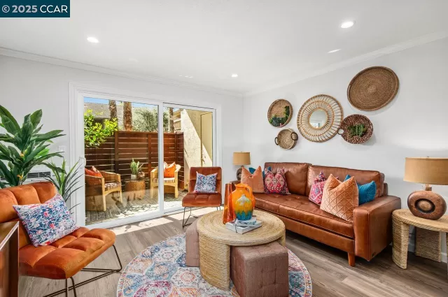 MLS: 41089152 Condo For Sale