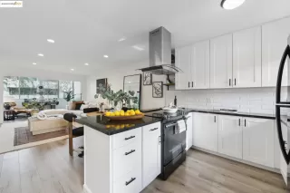 More Details about MLS # 41089183 : 325 KITTY HAWK RD # 208