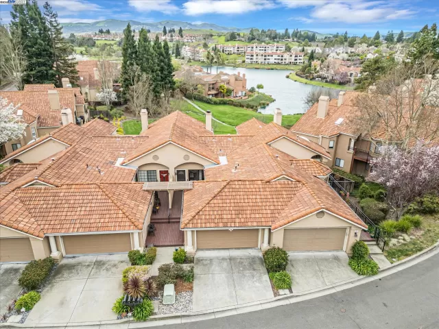 MLS: 41089274 Condo For Sale