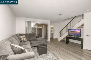 Photo #3: 41089600 Listing