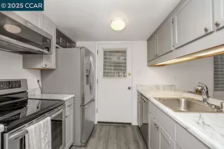 Photo #6: 41089600 Listing