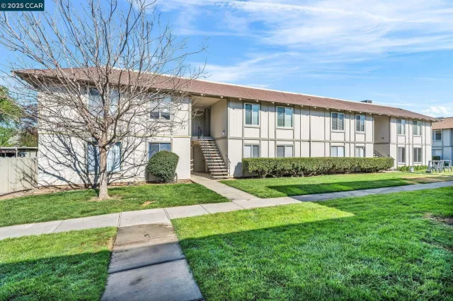 MLS: 41089906 Condo For Sale