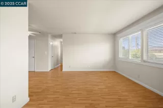 Photo #2: 41089956 Listing