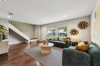 Photo #5: 41090006 Listing 