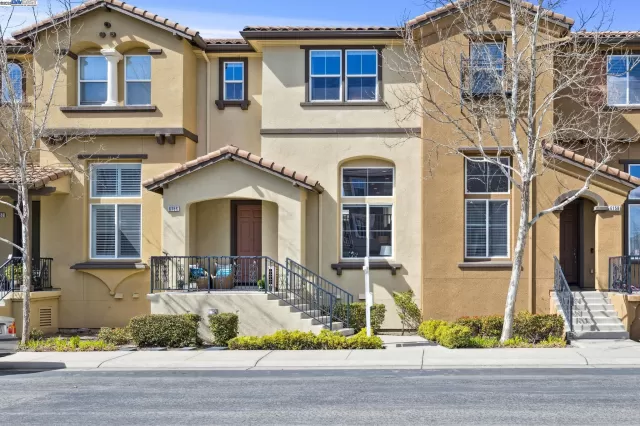 MLS: 41090017 Condo For Sale