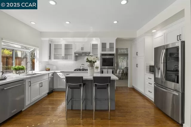 MLS: 41090028 Condo For Sale