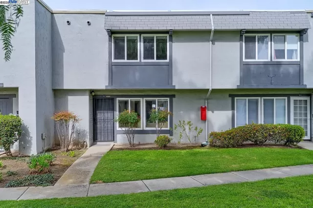 MLS: 41090073 Condo For Sale