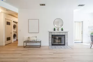 Photo #4: 41090101 Listing