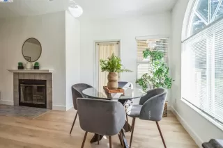 Photo #6: 41090101 Listing