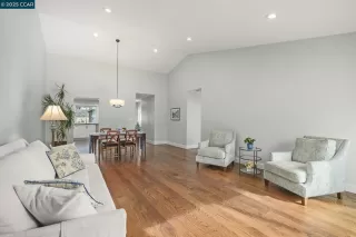 Photo #5: 41090117 Listing