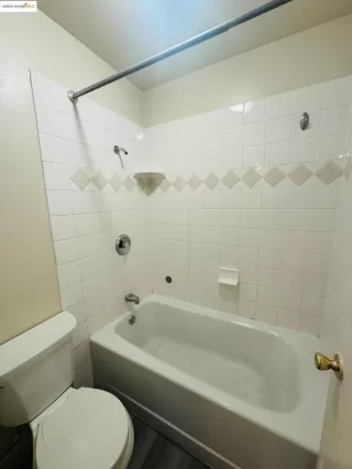 Photo #5: 41090171 Listing