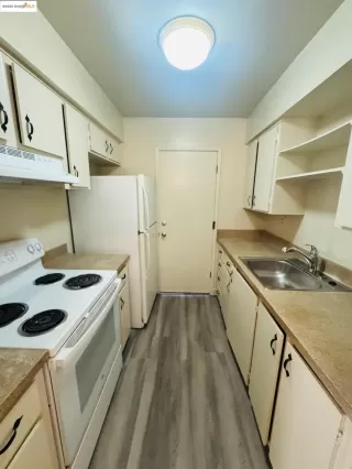 Photo #3: 41090175 Listing