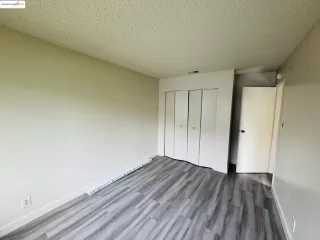 Photo #5: 41090175 Listing