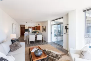 More Details about MLS # 41090255 : 630 THOMAS L BERKLEY WAY # 621