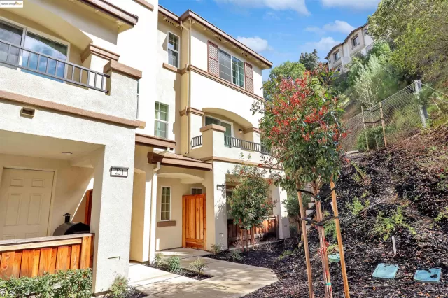 MLS: 41090264 Condo For Sale