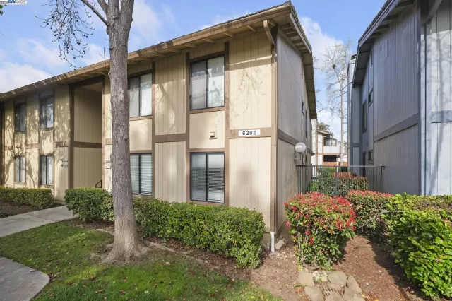 MLS: 41090335 Condo For Sale