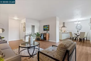 Photo #3: 41090592 Listing