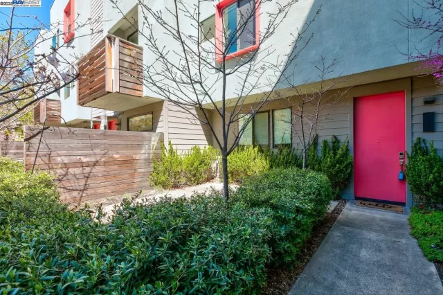 MLS: 41090757 Condo For Sale