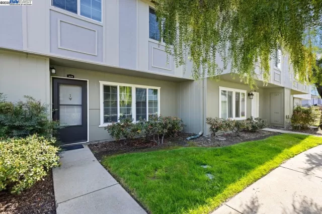 MLS: 41091009 Condo For Sale