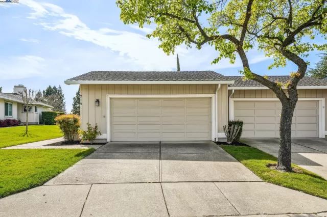 MLS: 41091023 Condo For Sale