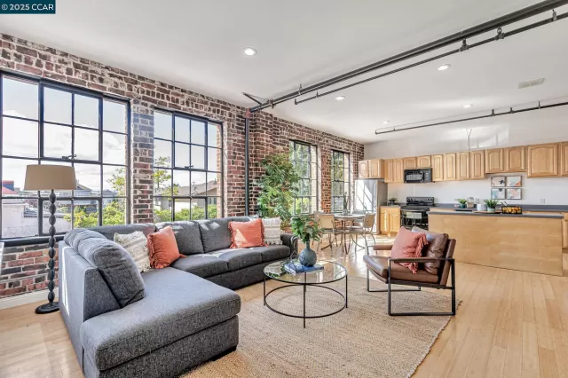 MLS: 41091192 Condo For Sale