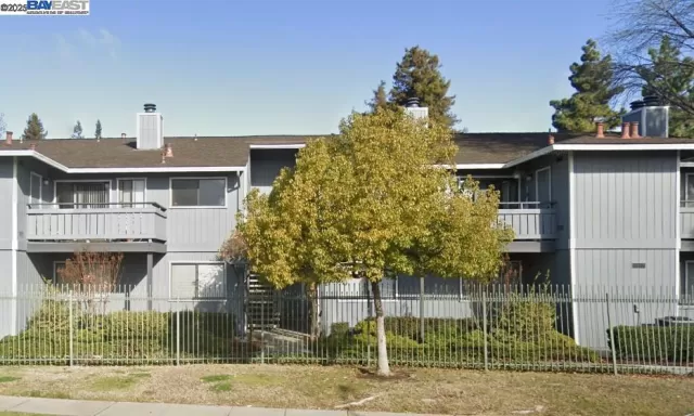 MLS: 41091219 Condo For Sale