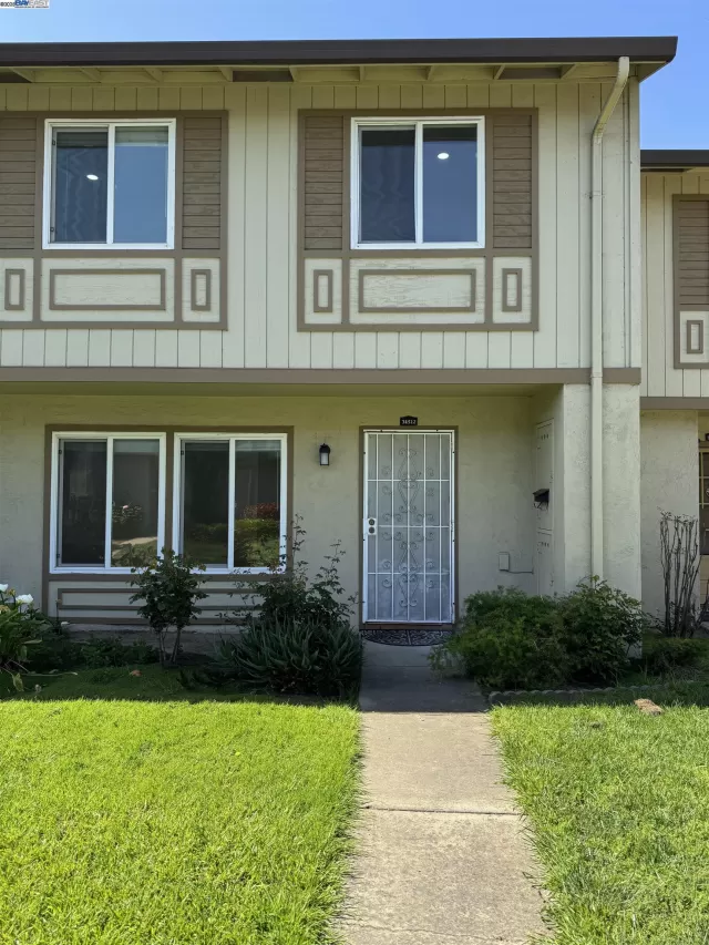 MLS: 41091626 Condo For Sale