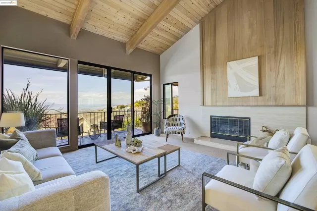 MLS: 41091654 Condo For Sale