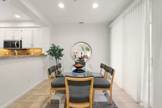 Photo #5: 41091655 Listing