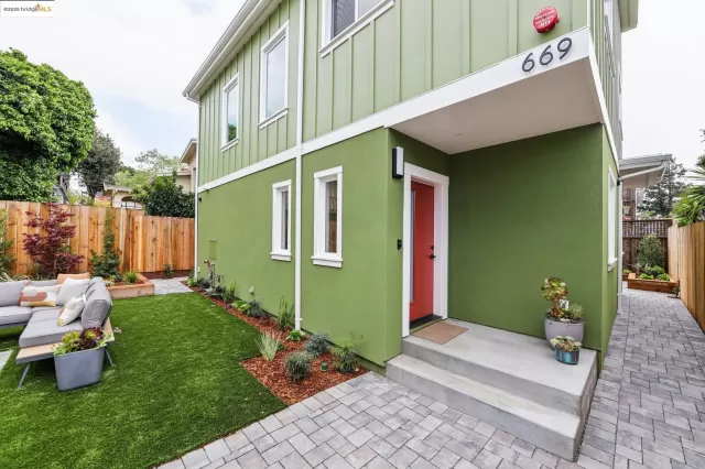 MLS: 41091719 Condo For Sale